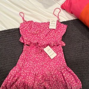 Pink floral set (crop top/skirt)